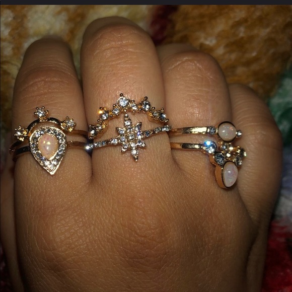 *LAST ONE*Gorgeous Gold Boho Ring Set - Picture 6 of 7